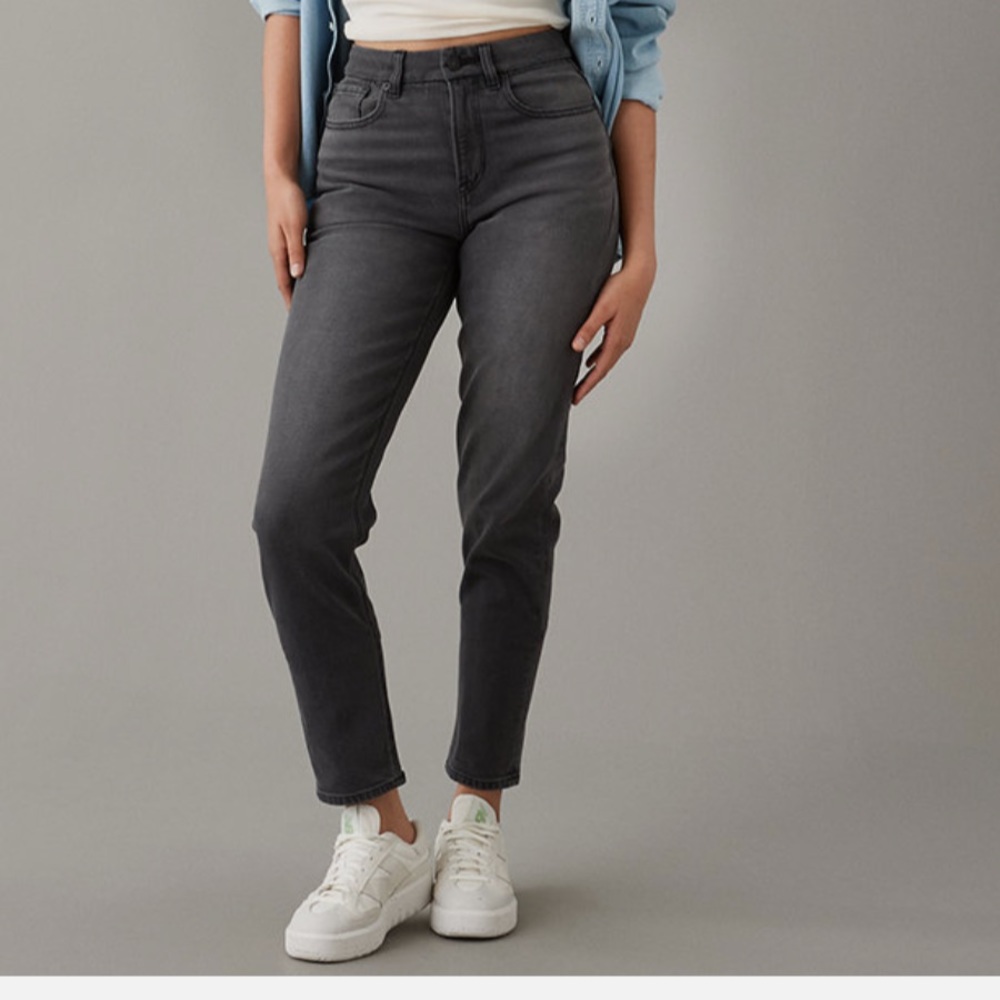 American Eagle black mom jeans size 4